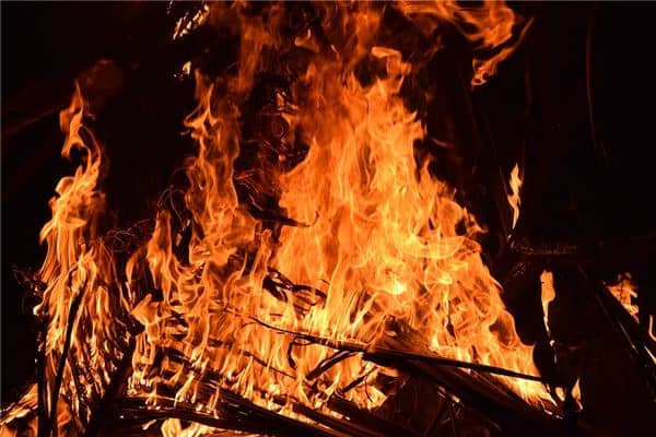 梦见别人家着火了是什么意思
