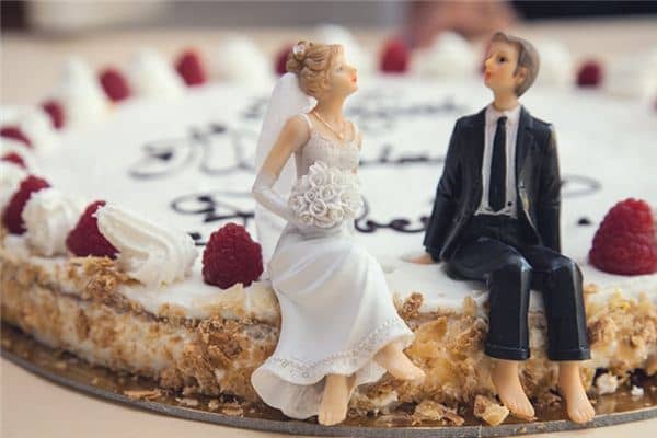 梦见别人订婚