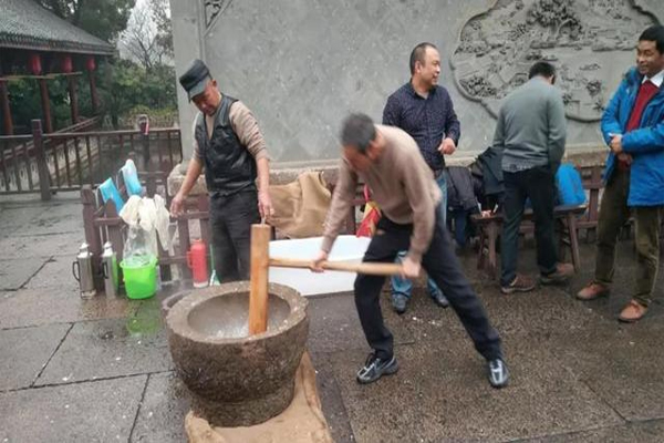 梦见打年糕是什么意思